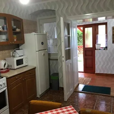 Rozsakert * Poroszló